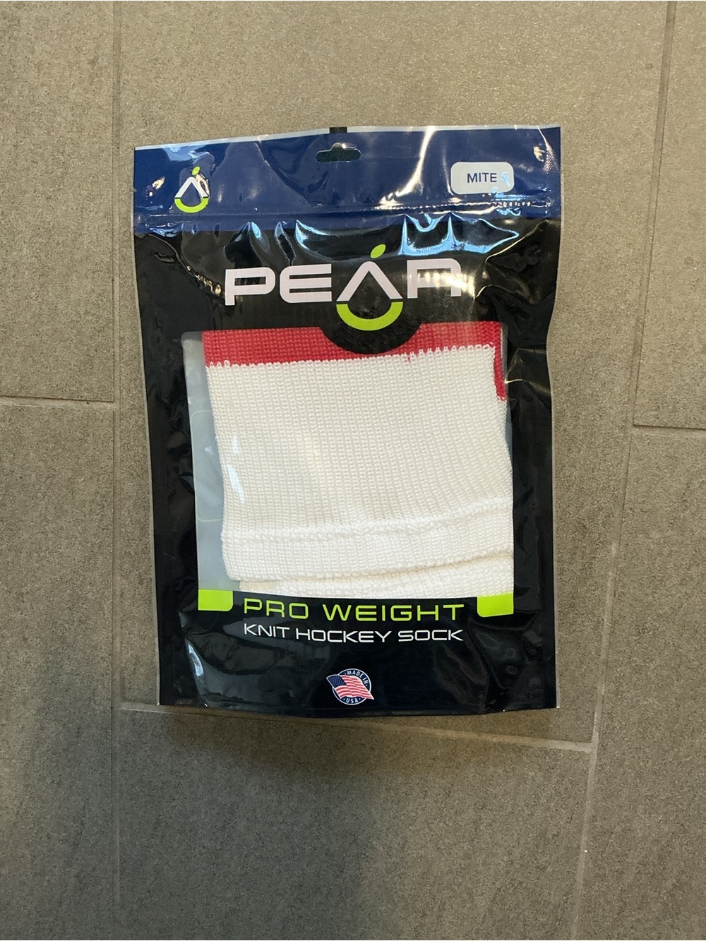 PEARSOX Pro Weight Knit Hockey Sock - White with Red Trim. NWT